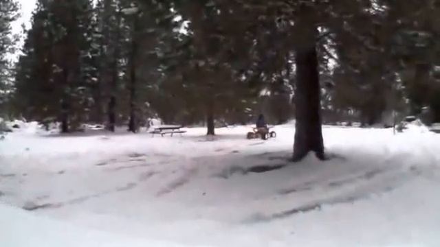 HONDA TRX 400EX riding in the snow смотреть онлайн