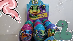 Змейки. Открыла целую коробку шоколадных яиц с сюрпризом