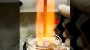 Реакция 90% ного пероксида водорода и ацетона