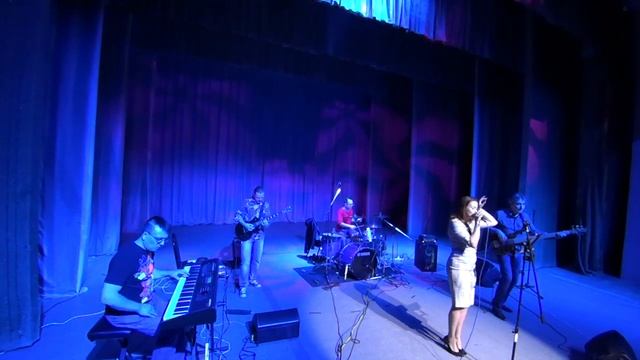 Аня Таранова и Теория струн Cosmic girl (Jamiroquai) cover смотреть онлайн