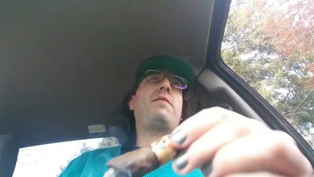 Light Me Up robusto Maduro cigar review (AWFUL!) смотреть онлайн
