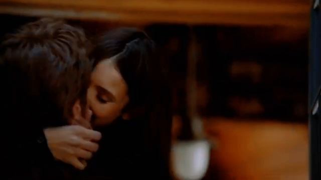 Elena And Stefan Молния