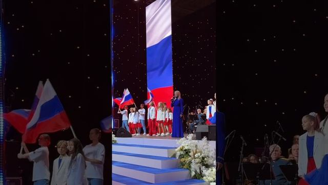 Вчера состоялось открытие 9-го Кремлёвского Кадетского бала в Гостином дворе ✨ смотреть онлайн