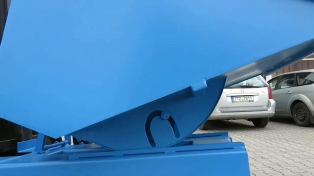 Výklopný kontejner смотреть онлайн
