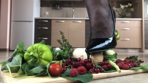 Cat Pumps vs. Natural Food! High Heels Crushing! Oddly Satisfying! ASMR