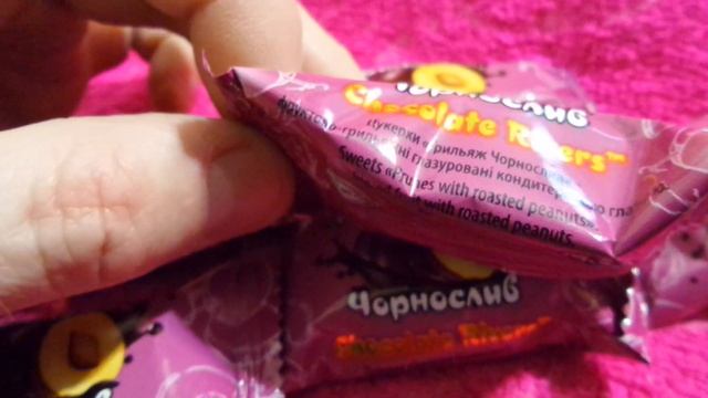 i Chokolate rivers Цукерки Грильяж чорнослив в шоколаді Candies Grilled prunes in chocolate 2023122 смотреть онлайн