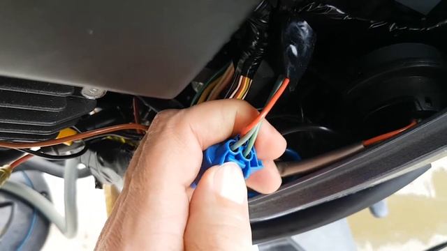 Easy DIY 2min: Trim & Tilt Switch Yamaha Outboard Engine Replacement