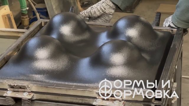 Формовка полусфер из АБС на производстве 
