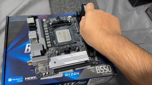 Building my first PC! AMD Ryzen 5 5600 || 6750XT || ASRock || Mini ITX || Part 1 - Motherboard Setu смотреть онлайн