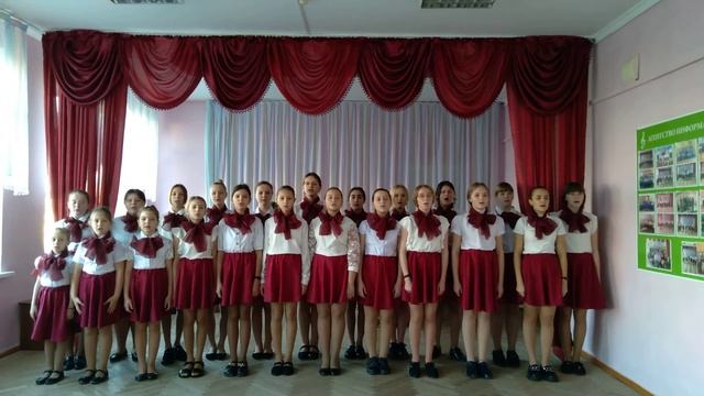 Хор "Созвучие", р.н.п. "В сыром бору тропина" , СОШ №43 смотреть онлайн