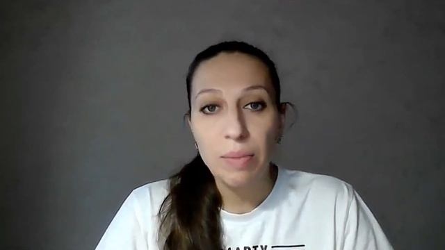 Треснула корочка на одной булке хлеба, на второй нет смотреть онлайн