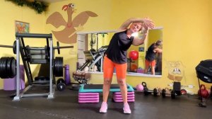 Как потянуться,если вы устали сидеть или стоять