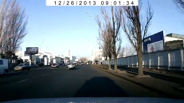 Надо пристегиваться или дверь закрывать))) смотреть онлайн