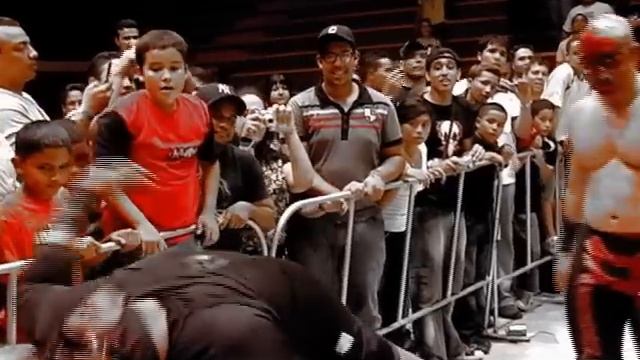 Karcamo nos enseña a preparar una lasagna forjada - Devastacion - LXN - Lucha Xtrema Nacional смотреть онлайн