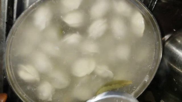 РУБРИКА ЕДА ИЗ ПАКЕТИКОВ . НЕДОРОГИЕ ВКУСНЫЕ ПЕЛЬМЕНИ. ОБЗОР #пельмені #пельмени смотреть онлайн