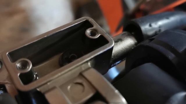 Najjednoduchší spôsob odvzdušnenia hydraulickej spojky смотреть онлайн