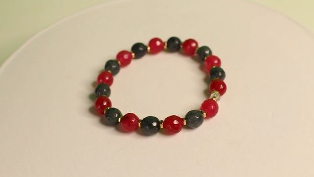 Рубеллит на лаврах