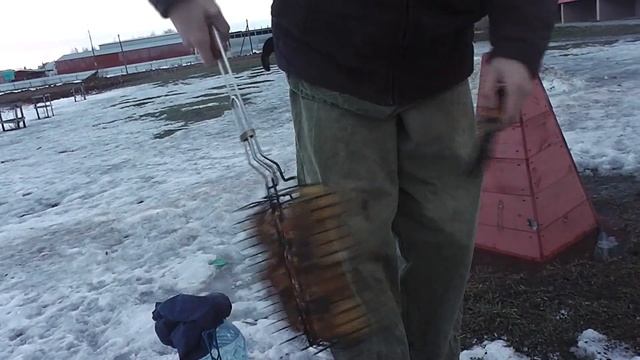 2 часть. Шашлык, сосисоны, курочка. Чуть чуть постреляли. КРИСТИНА НАКОНЕЦ ТО НАЕЛАСЬ!!!!!!! смотреть онлайн