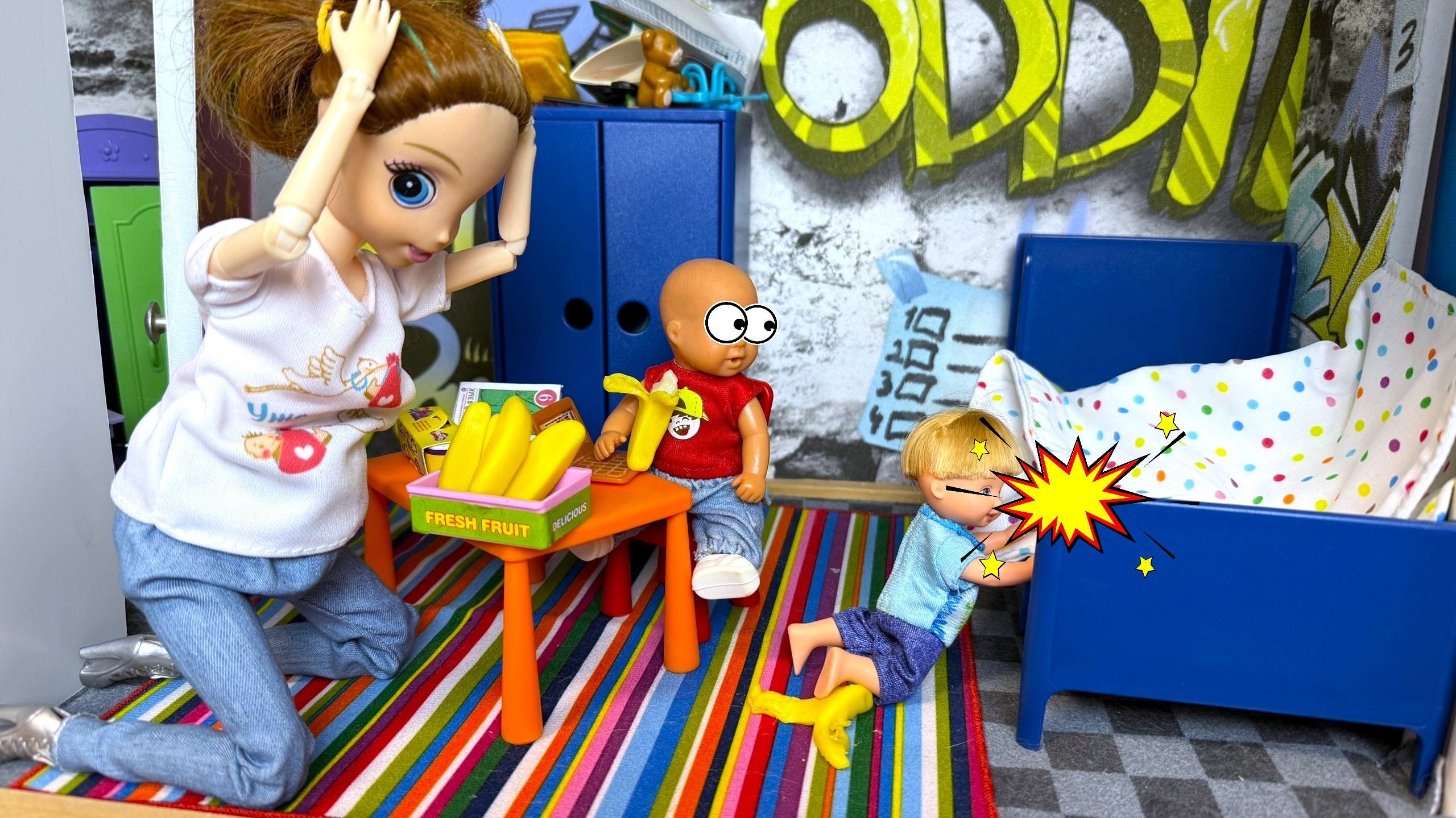 НОГТИ СТРИЧЬ ОН НЕ ХОТЕЛ😋, НА БАНАНЕ УЛЕТЕЛ😁 Катя и Макс веселая семейка! Куклы Барби и ЛОЛ смотреть онлайн