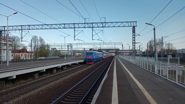 Мелодичный перестук редкого голубого "Чеха" с двухэтажкой смотреть онлайн