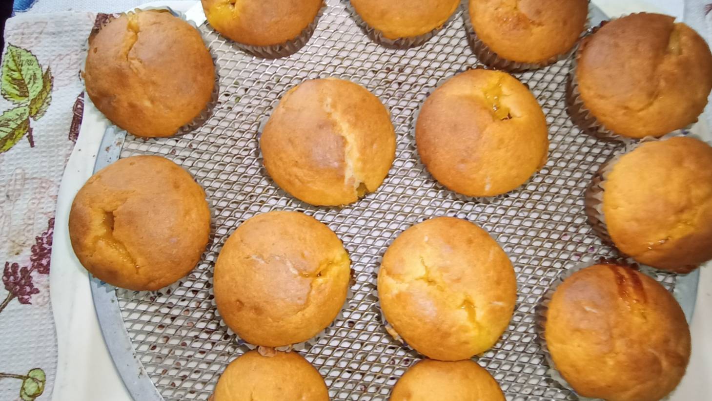 Кексы на кефире с джемом смотреть онлайн