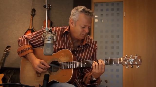 Close To You - Tommy Emmanuel смотреть онлайн