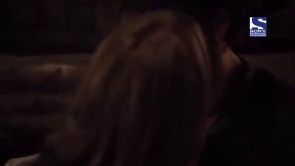 Tierra de Lobos 1 S01E08 400p - Almudena & Caesar