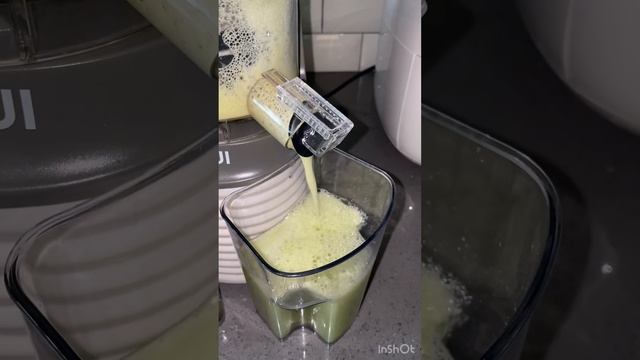 Lemon/Apple/Cucumber Fresh Juice смотреть онлайн