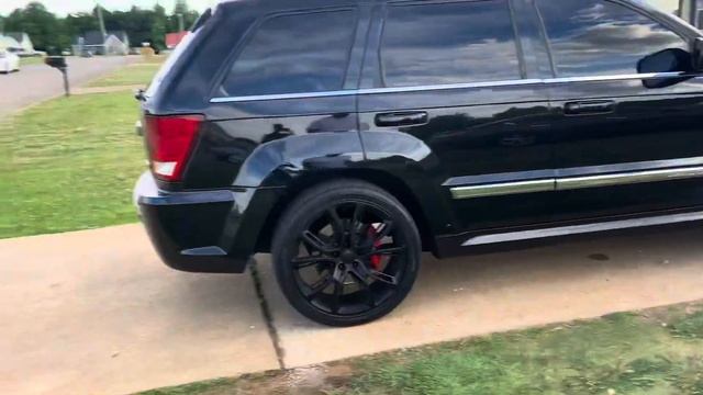 Srt8 jeep vs Gt Mustang смотреть онлайн