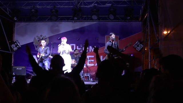 День Молодежи.Мы вышли из дома. Группа "Радио Бэнд". Площадь. г. Уссурийск смотреть онлайн