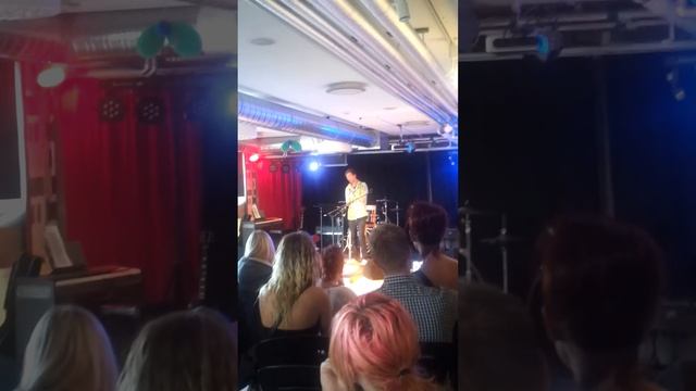 Me singing "Domino" by Jessie J! смотреть онлайн