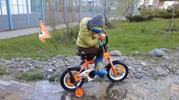 Застрял в луже)))