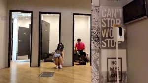 засветила киcку