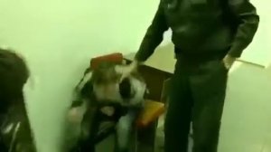 Пьяный мальчик обматерил полицейских