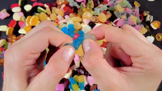 All 50 Types of Haribo Unwrapped смотреть онлайн