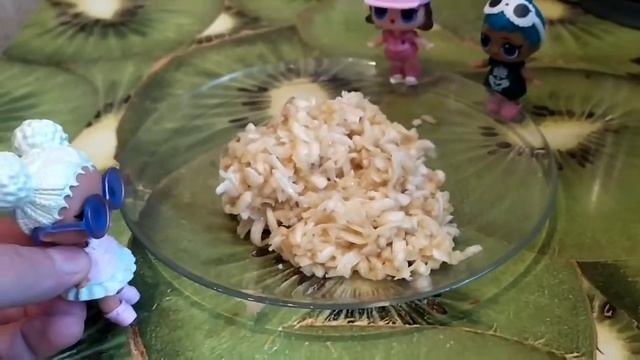 Куклы лол сюрприз готовят вкусные кексы. #lolsurprise