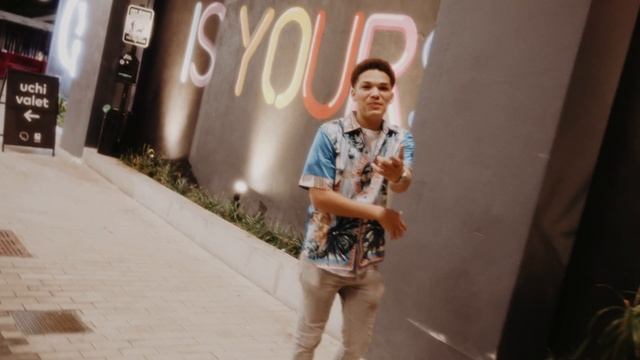 Life A Bitch - Money Mitch Ft. CoolBreeze (Official Music Video) смотреть онлайн
