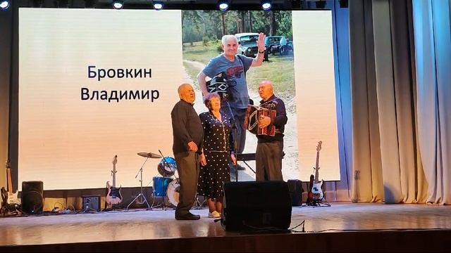 А мой миленький, вареников хочет