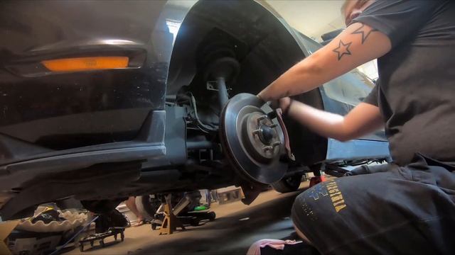 Mustang BUDGET ($300) BIG BRAKE KIT | S197 | Install & Review смотреть онлайн