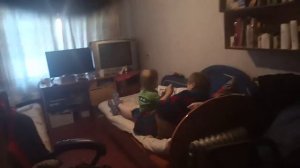 БАБУШКА И МАЛЬЧИК. ЗАНИМАЮТСЯ