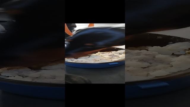 Бони завтракает везде