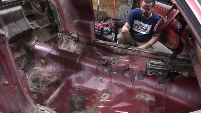 77 Camaro Project Interior Clean Out смотреть онлайн