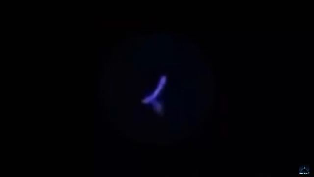 OVNI azul brillante asusta a los residentes en Honolulu Hawái смотреть онлайн