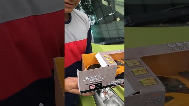 Unboxing Bumble Bee Chevrolet Camaro scale model 1:32 from Transformers… by Havish смотреть онлайн