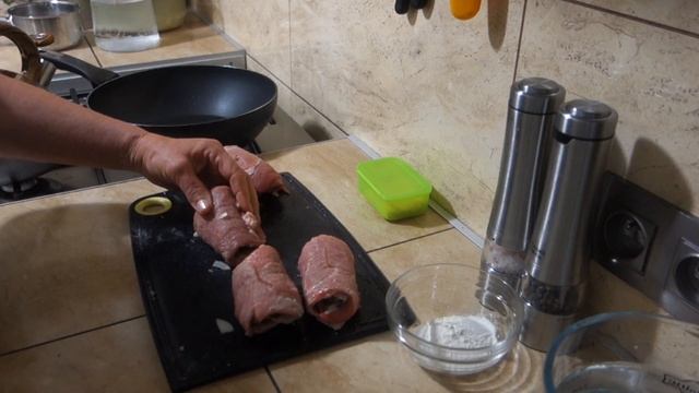 Zrazy wieprzowe w sosie własnym смотреть онлайн