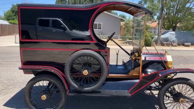 Picking up a Model T Brass C Cab. смотреть онлайн