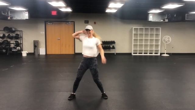 Zumba w_ Ariel: Chicken Wang смотреть онлайн