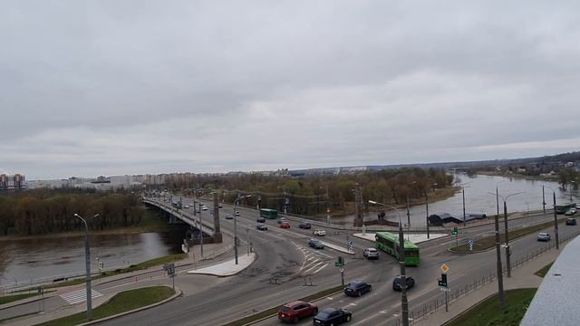 Прогулка по площади Славы, Могилёв, Беларусь 4/04/24 смотреть онлайн