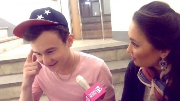 Ленар Яшен жырлар язада,яза.