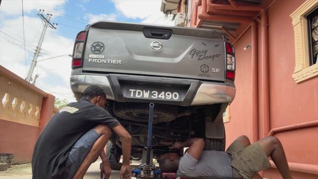 Lift Kit Installation On Nissan NP300